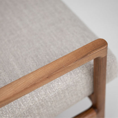 LONDA Sessel aus Massivholz mit Polsterung-arm detail