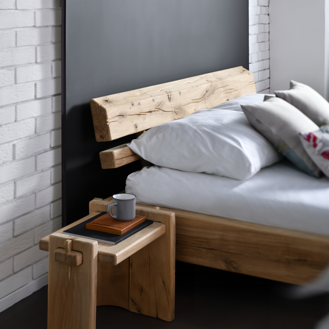 NIGHTSTAND ROYAL SPRUCE - aus massivem Fichten- oder Eichenholz, ohne Schrauben, Leim, Metallteile, Farbe - neben dem Bett