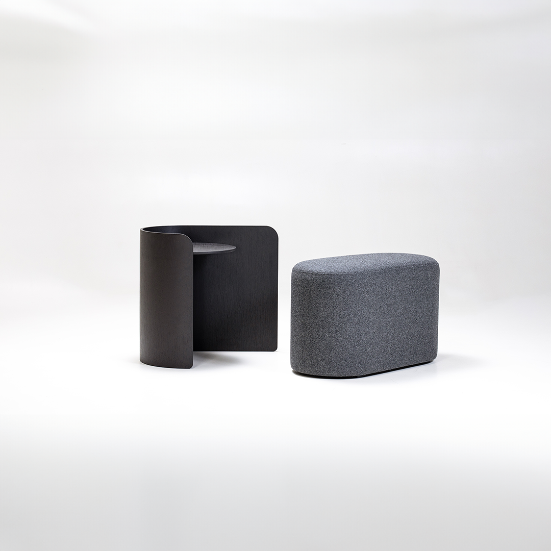 SKUPA - Beistelltisch und Hocker