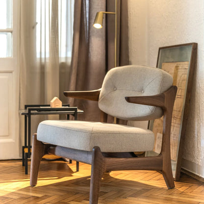 BAIA-Designer Sessel aus Massivholz Stoffpolsterung im Ambiente-nussbaum