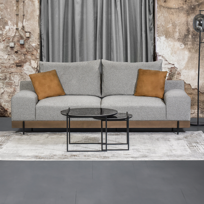 Benvenutti Designersofa, Gestell aus Massivholz mit Lederpolsterung, im Raum