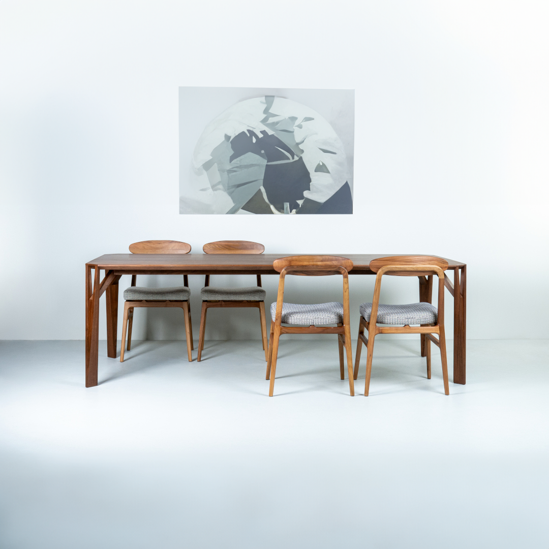 KAMINARI-Designer Esstisch aus Massivholz mit Stühlen