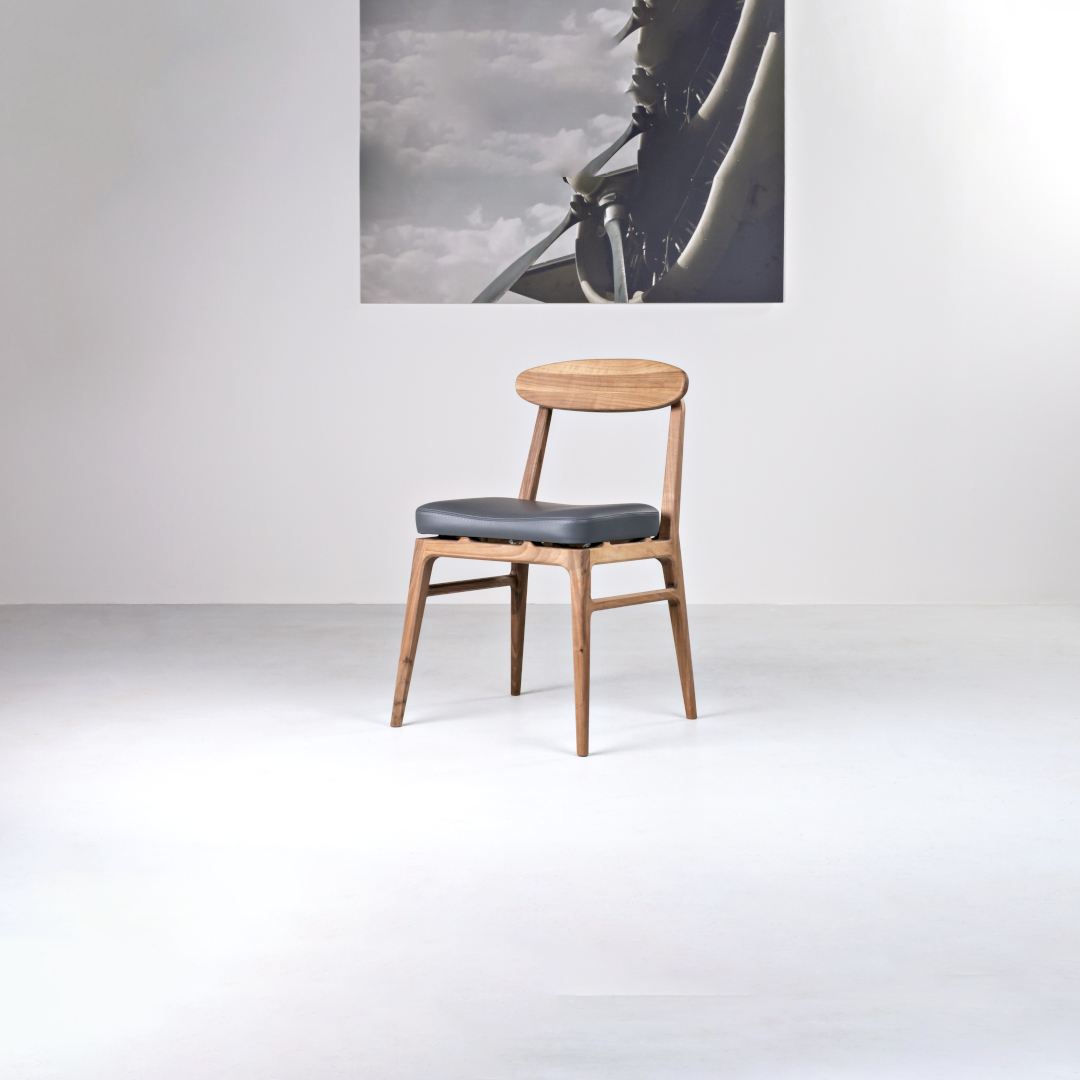 LABOR-Designer Stuhl, Gestell aus Massivholz und Lederpolsterung