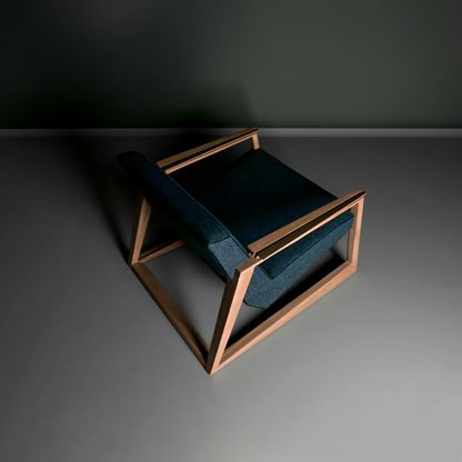 LASTA-Designer Sessel aus Massivholz und Stoffpolsterung-perspektive