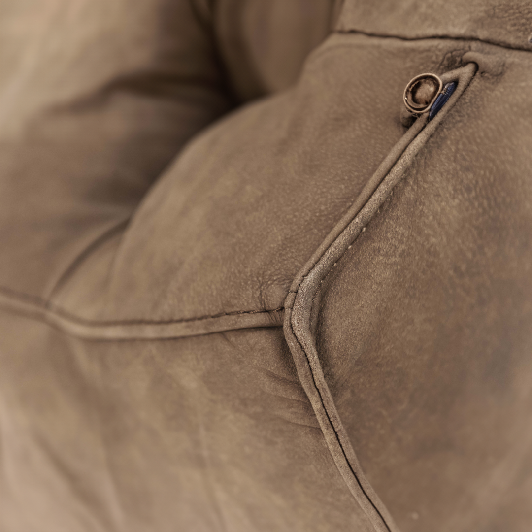 PANAMA Sofa - tragende Elemente aus massiver Buche, verstärkt mit Holzplattenelementen - detail