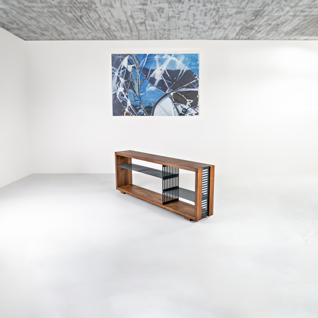 Polyline Designer HiFi Kommode aus Massivholz und Metall, gross