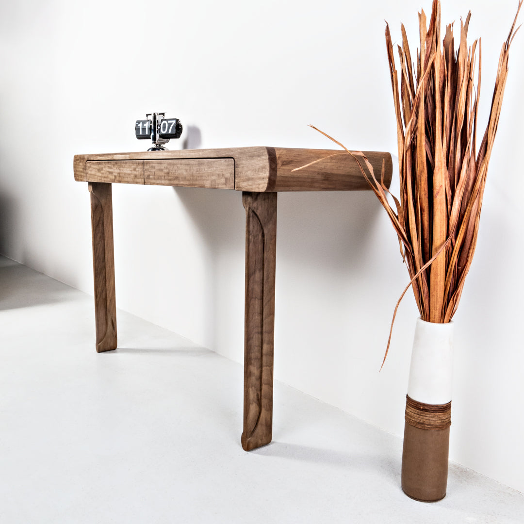 VIZURA-Designer Konsolentisch aus Massivholz-seite